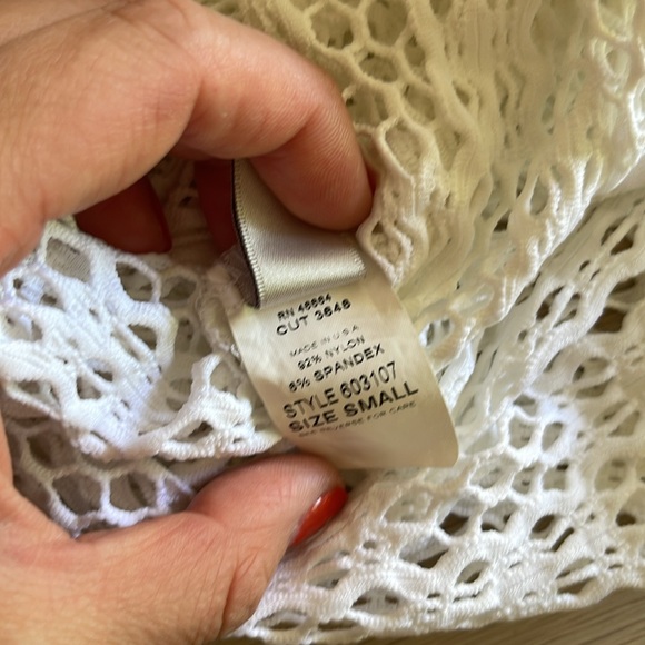 Athena crochet beach coverup white size small with hood y2k - Picture 5 of 5